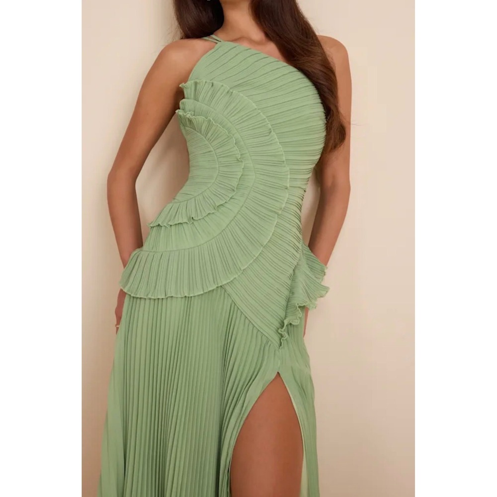 Lulus Magdalene Light Green Pleated Asymmetrical Ruffle Maxi Dress NWT Sz M 2735